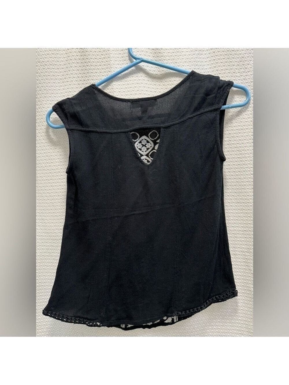 love, Fire Black and White Embroidered Sleeveless Top - Picture 4 of 9